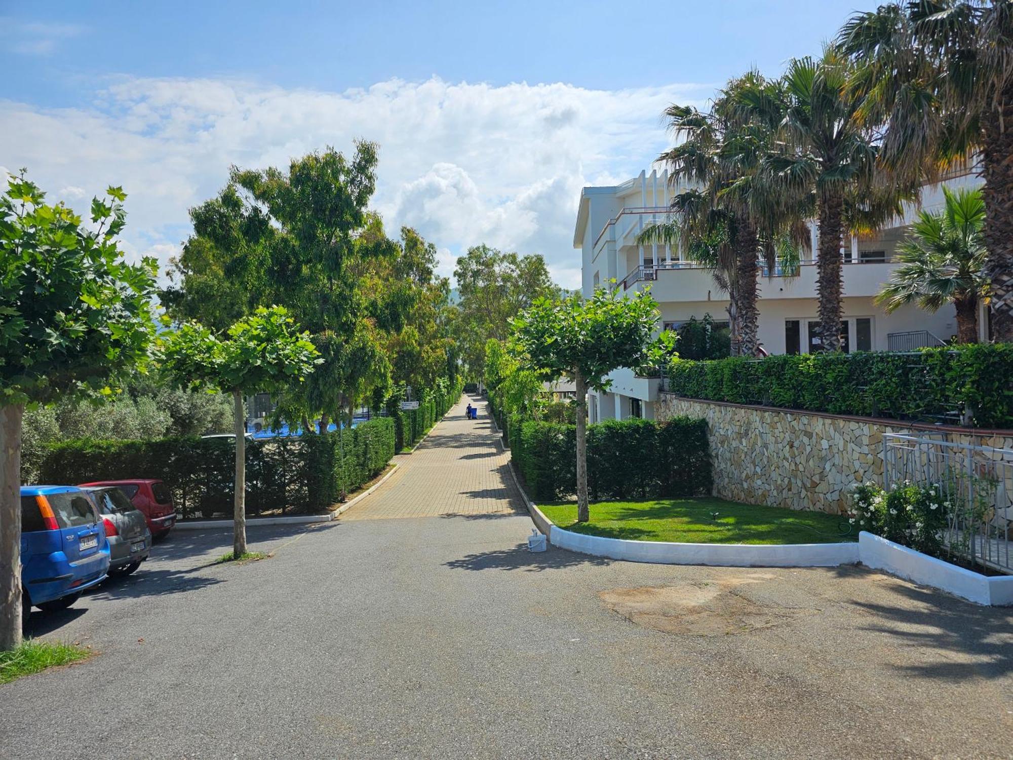 Suite Hotel Dominicus Grisolia Exteriör bild